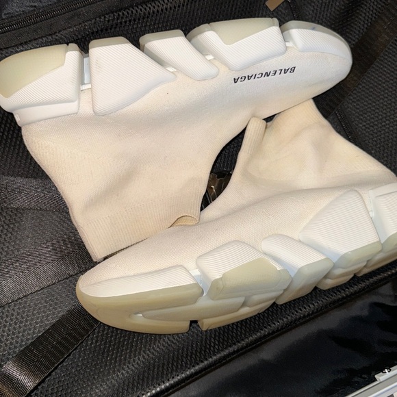 WOMEN'S BALENCIAGA SPEED 2.0 RECYCLED KNIT SNEAKER IN White - Picture 4 of 8